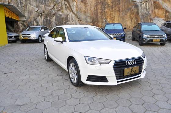 AUDI A4 2.0 TFSI ATTRACTION GASOLINA 4P S TRONIC